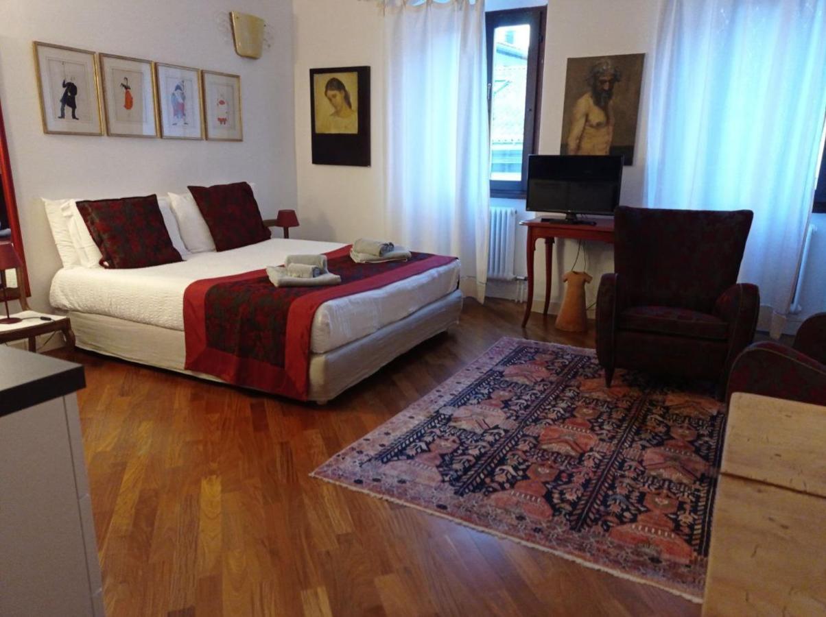 S. Trinita 18, Suites & Rooms Τρέντο Εξωτερικό φωτογραφία
